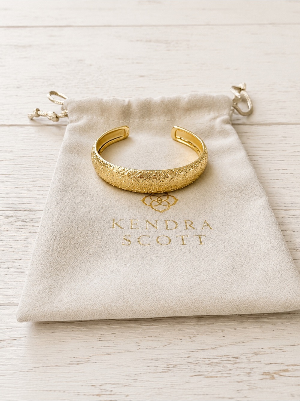 Kendra Scott Gold Harper Cuff Bracelet Textured Engraved Bangle Stackable Gift - Picture 4 of 4